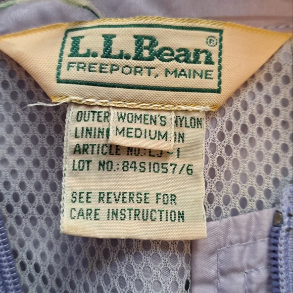 L.L.BEAN WOMEN'S SIZE MEDIUM FRONT ZIPPER SIDE POCKET WINDBREAKER. - Picture 2 of 4